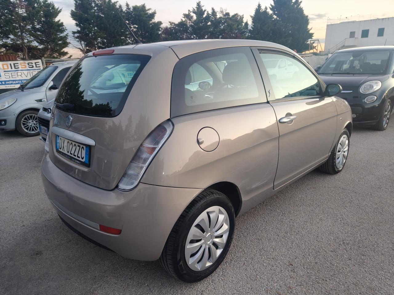 Lancia Ypsilon 1.3 MJT 75 CV Oro