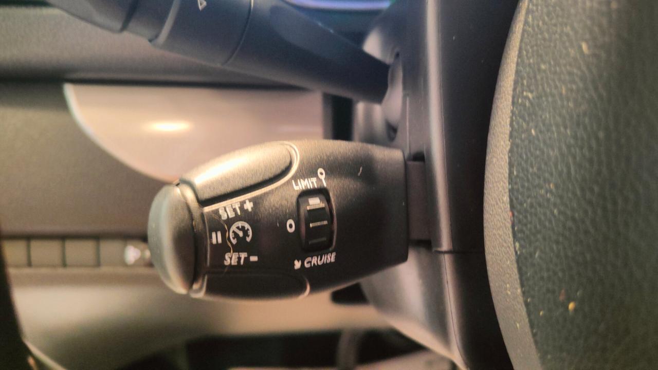 Citroen Spacetourer Jumpy 1.6HDi Feel 8posti euro6 GANCIO TRAINO