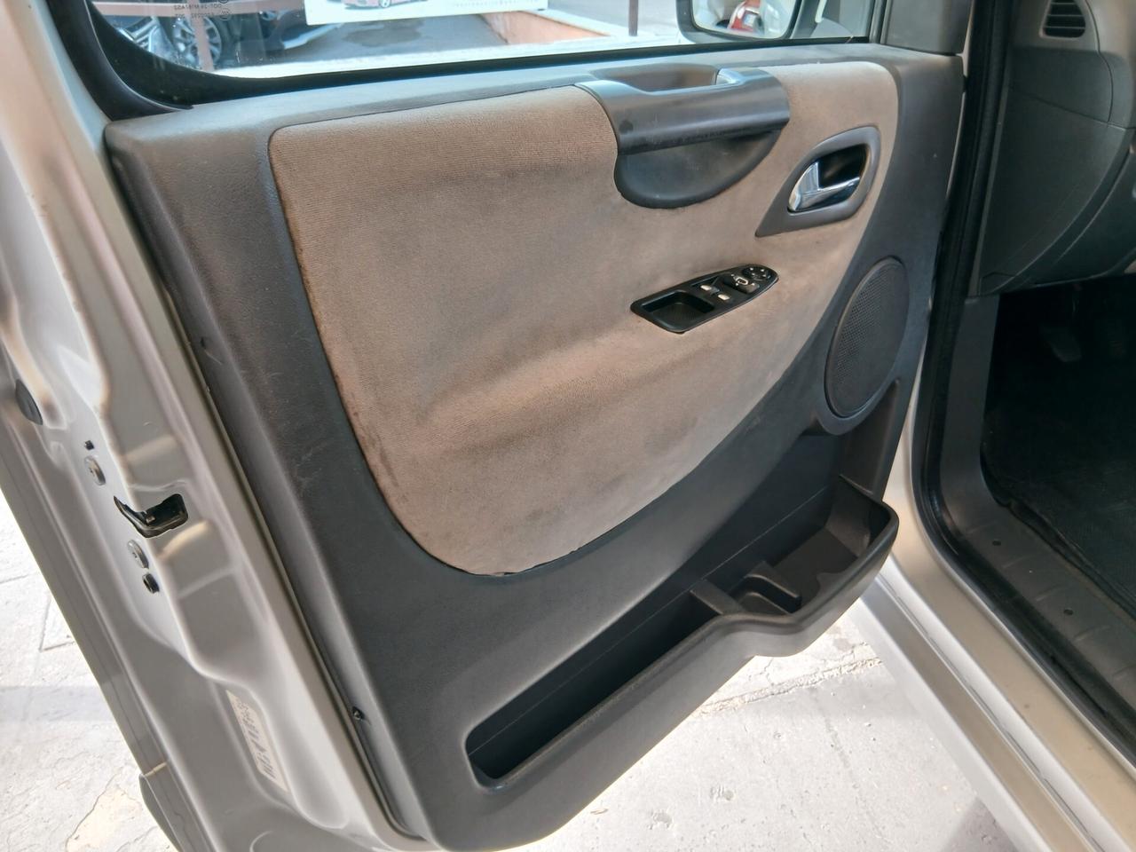 Fiat Scudo 2.0 MJT PL Combi 9 posti 08
