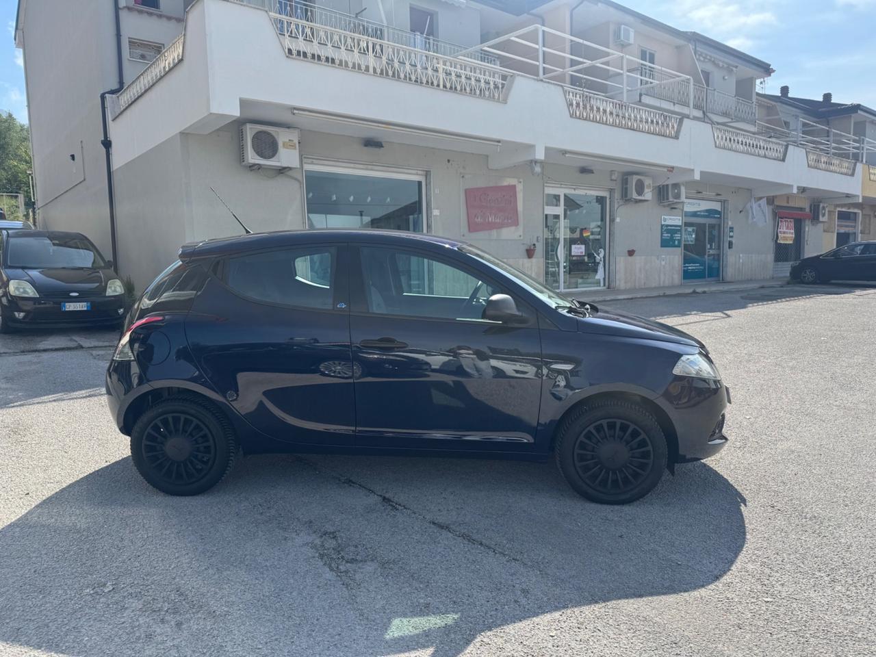 Lancia Ypsilon 1.2 69 CV 5 porte S&S Platinum GARANZIA 24 MESI