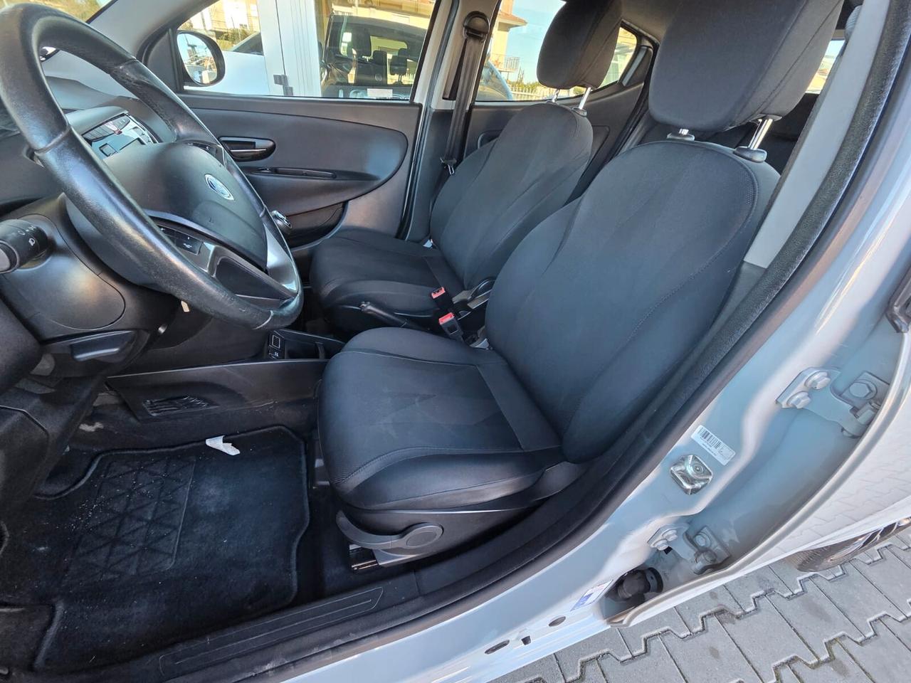 Lancia Ypsilon 1.2 69 CV 5 porte GPL Ecochic Gold