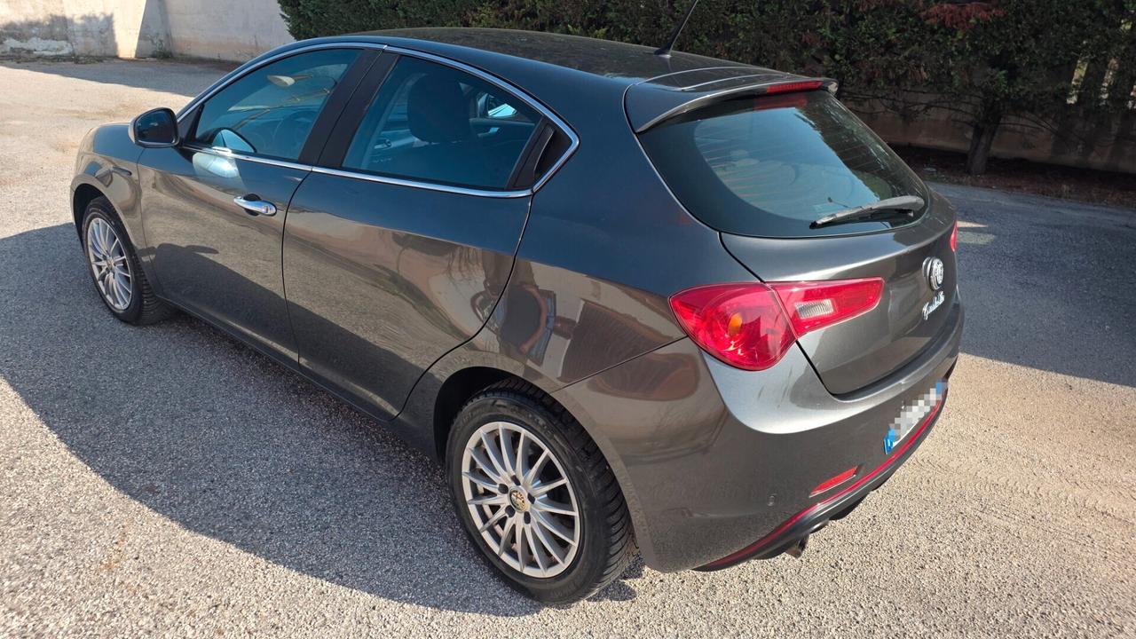 Alfa Romeo Giulietta 1.6 JTDm-2 105 CV Distinctive