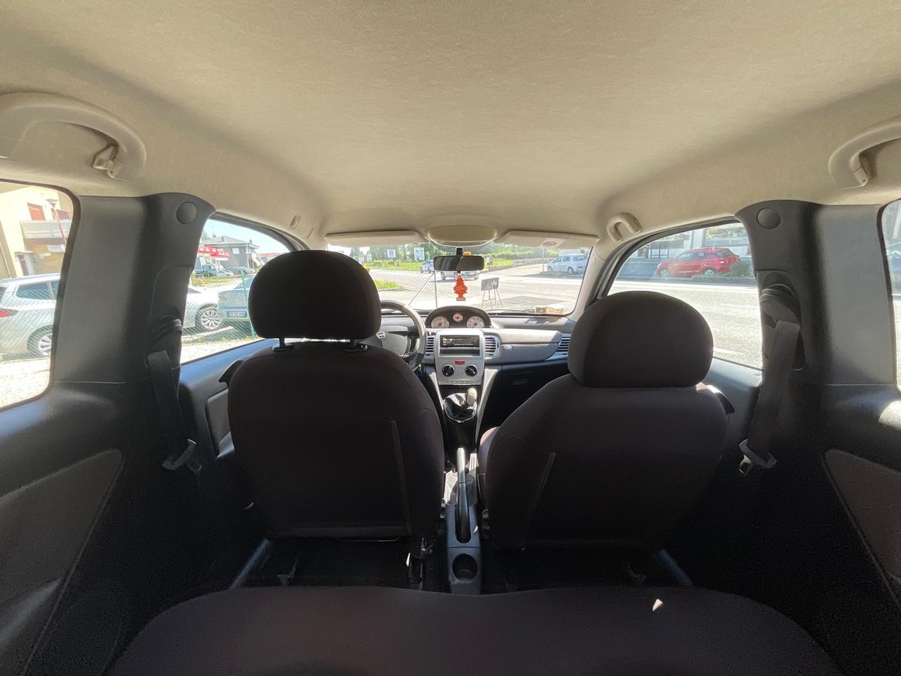 Lancia Ypsilon 1.2 Versus