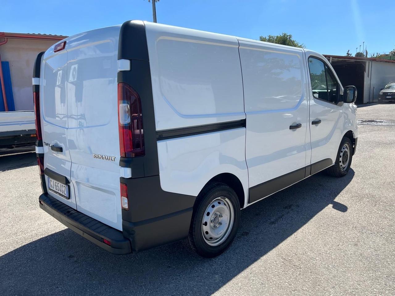 Renault trafic cargo-2.0 dci-2022