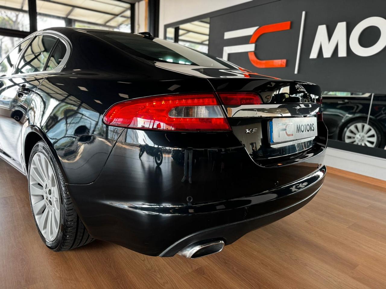 Jaguar XF 2.7D V6 Luxury