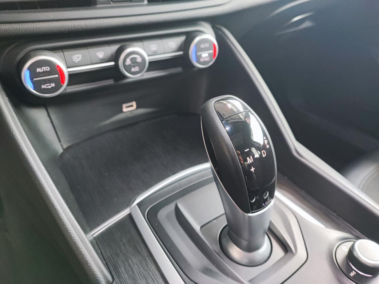 Alfa Romeo Giulia 2.2 Turbodiesel 160 CV AT8 Super