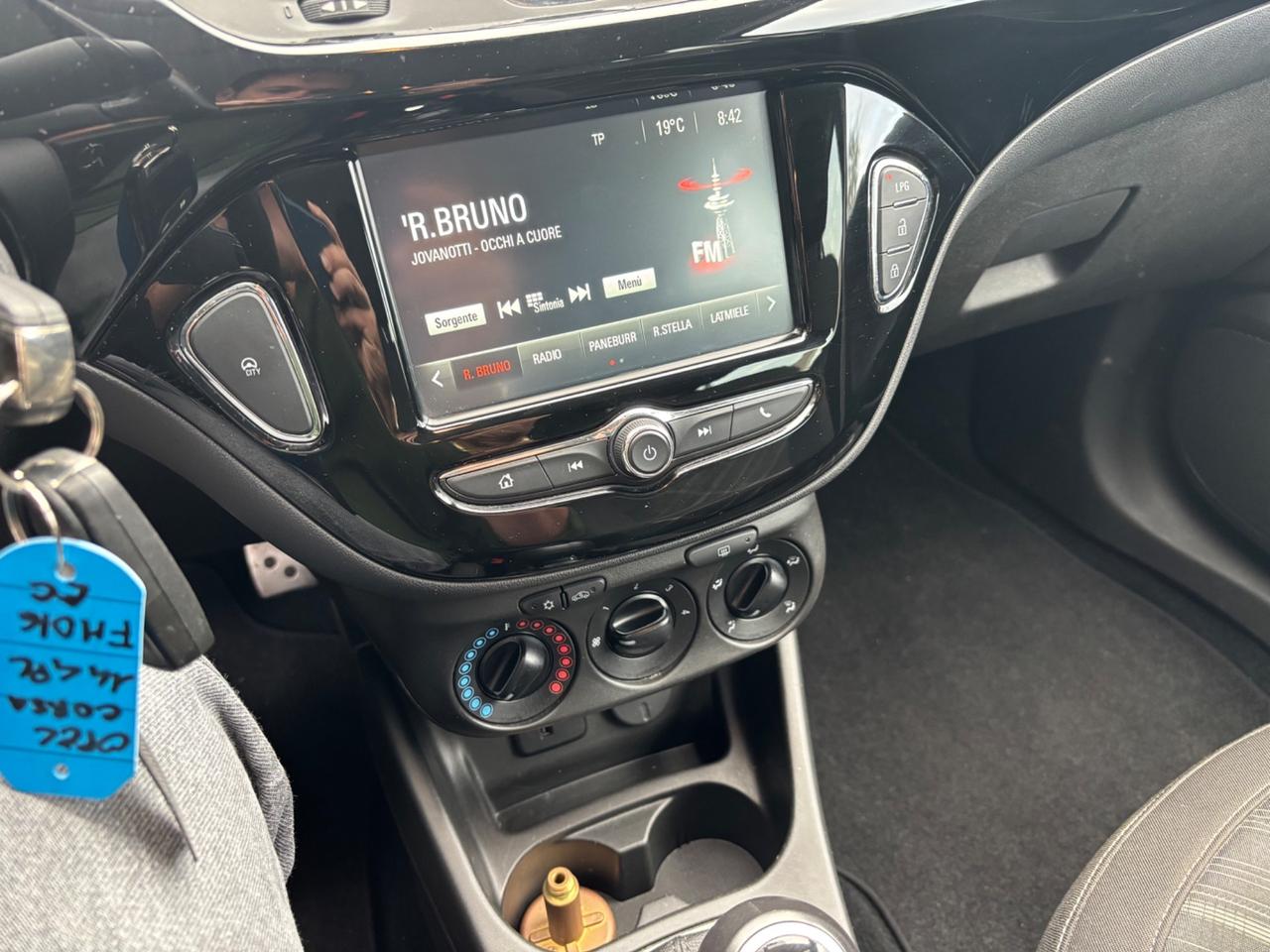 Opel Corsa 1.4 90CV 5 porte GPL