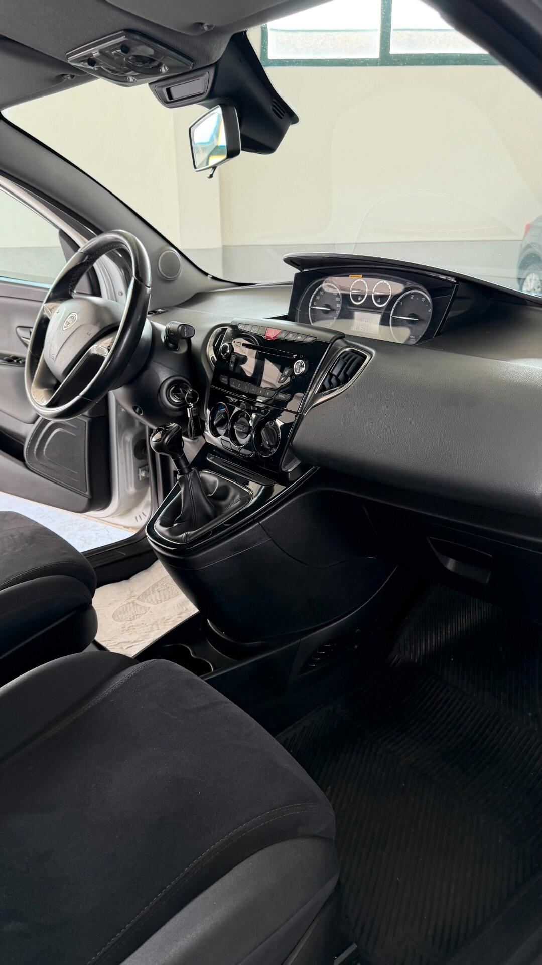 Lancia Ypsilon 1.3 MJT 16V 95 CV 5 porte S&S Gold