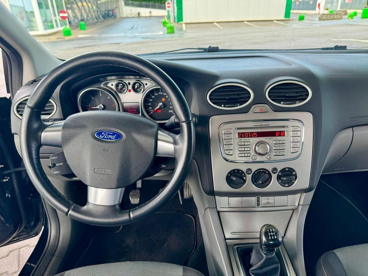 Ford Focus 1.6 TDCi titanium ok neopatentati 5porte Berlina