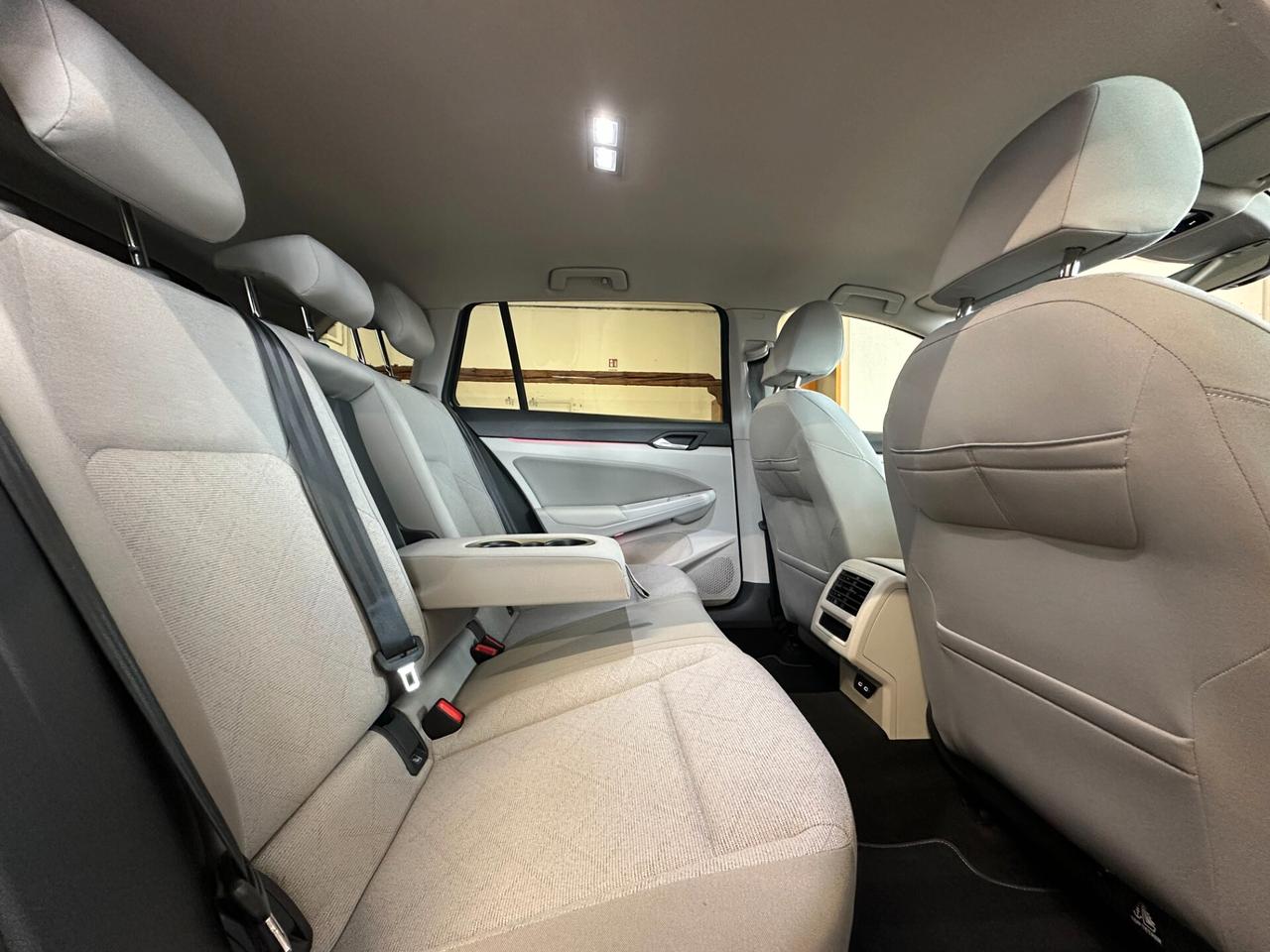 Volkswagen Golf Variant 2.0 tdi LIFE 115cv dsg LUCI AMB*CARPLAY*LED