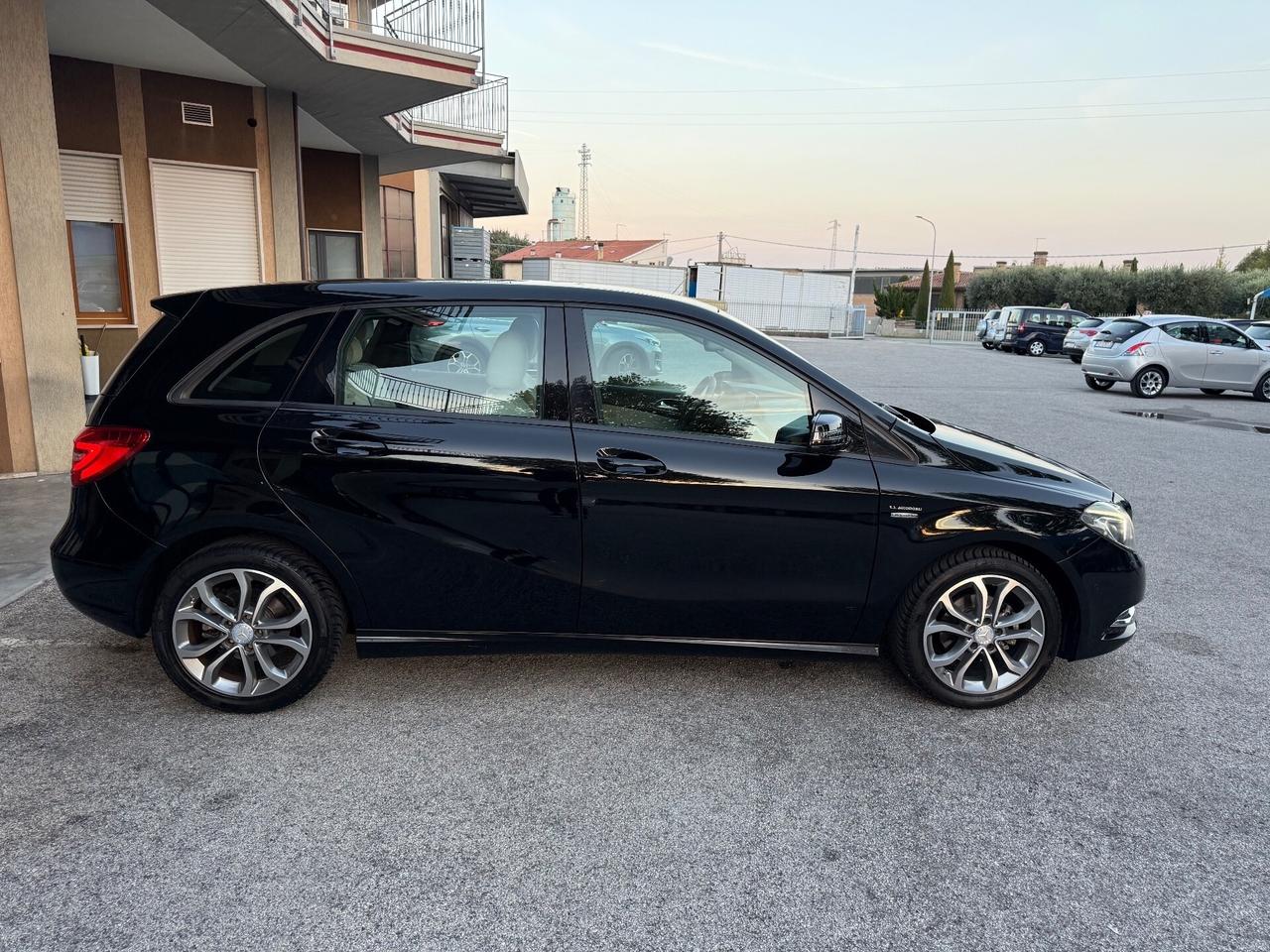 Mercedes-benz B 180 BlueEFFICIENCY Premium