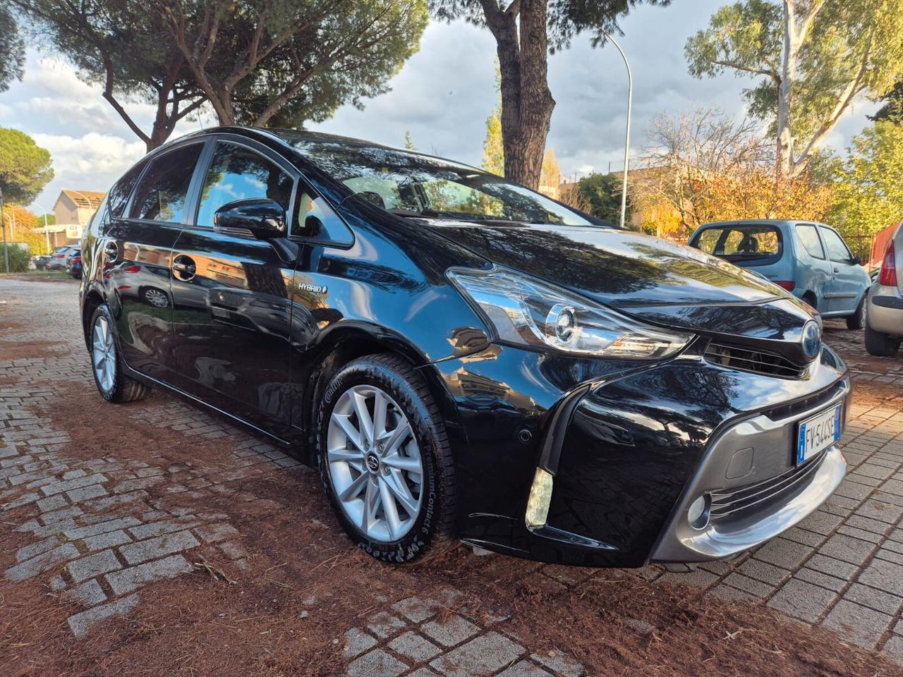 Toyota Prius + 1.8 Style