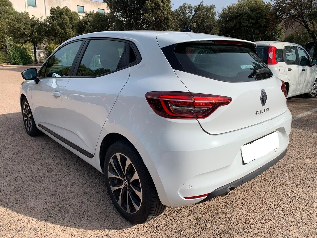 Renault Clio 2023 garantita