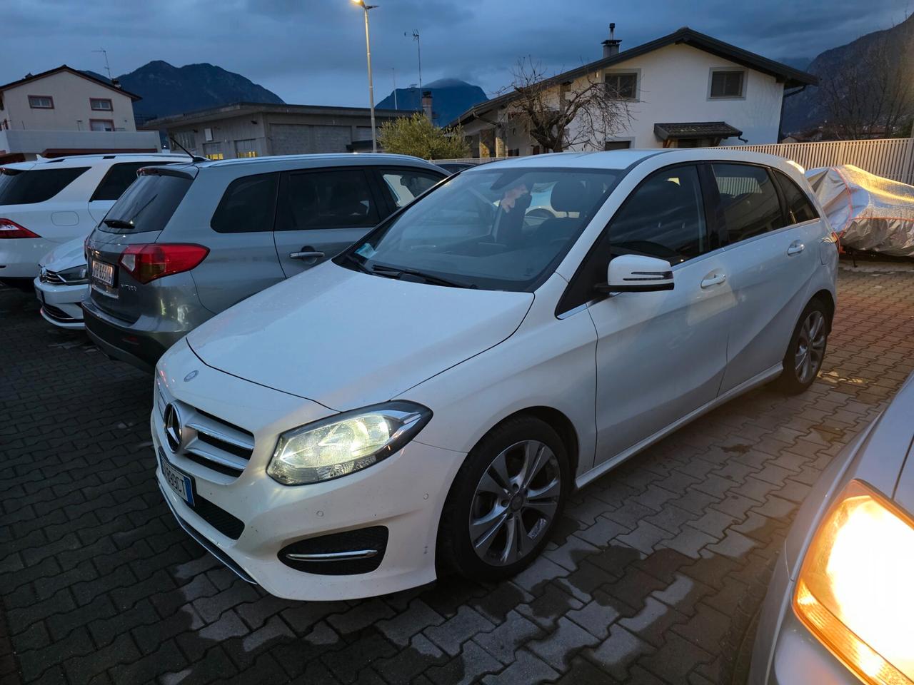 Mercedes-benz B 180 Premium perfetta e garantita 12 M