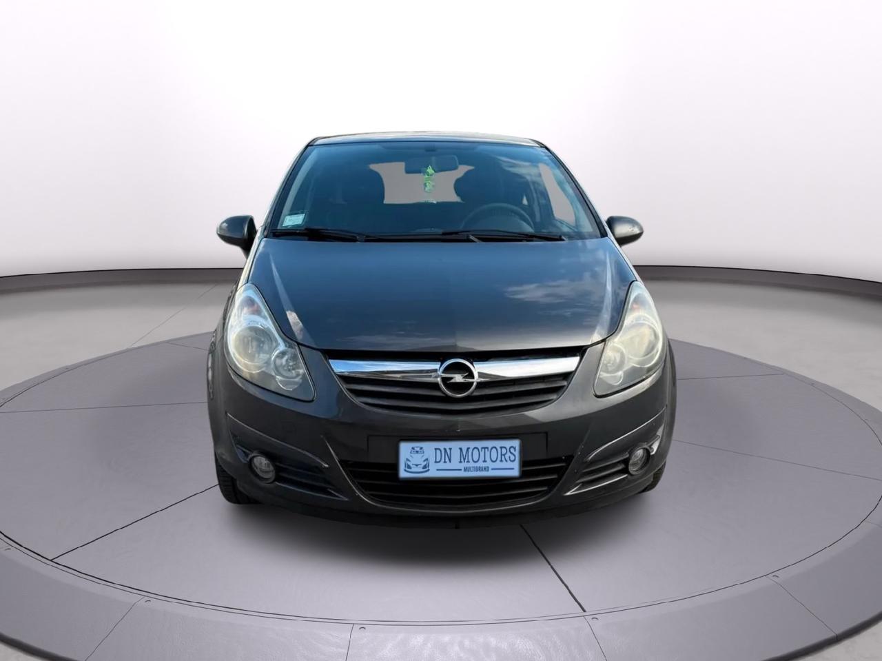 Opel Corsa 1.2 benzina anno 2011 neo