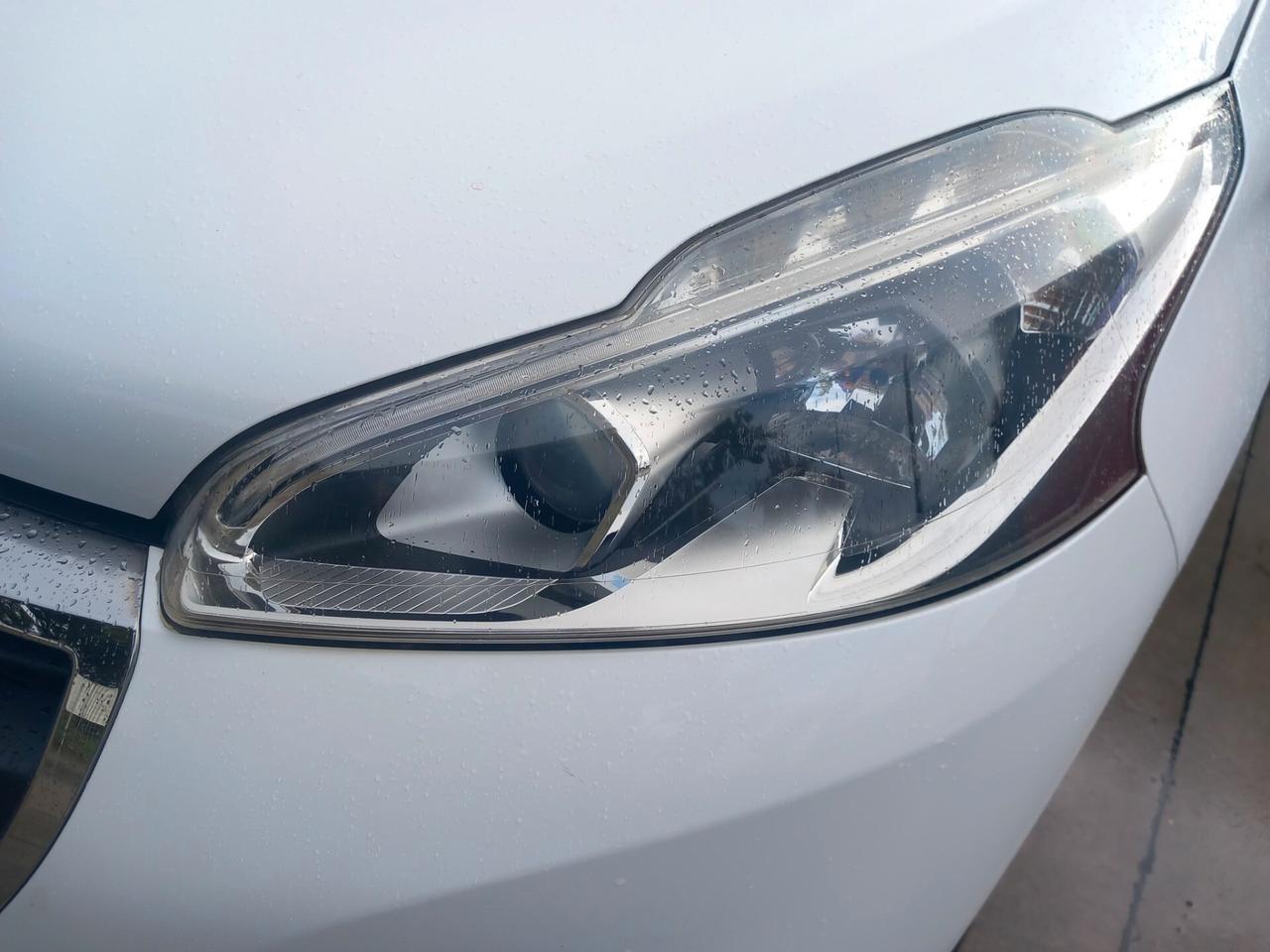 Peugeot 208 PureTech 82 5 porte Active km 96000 garanzia