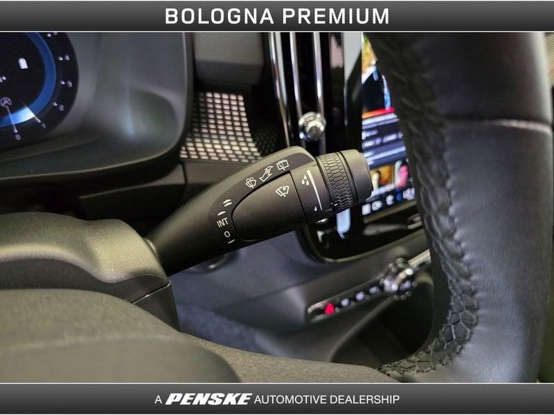 Volvo XC40 B3 automatico Ultra Black Edition