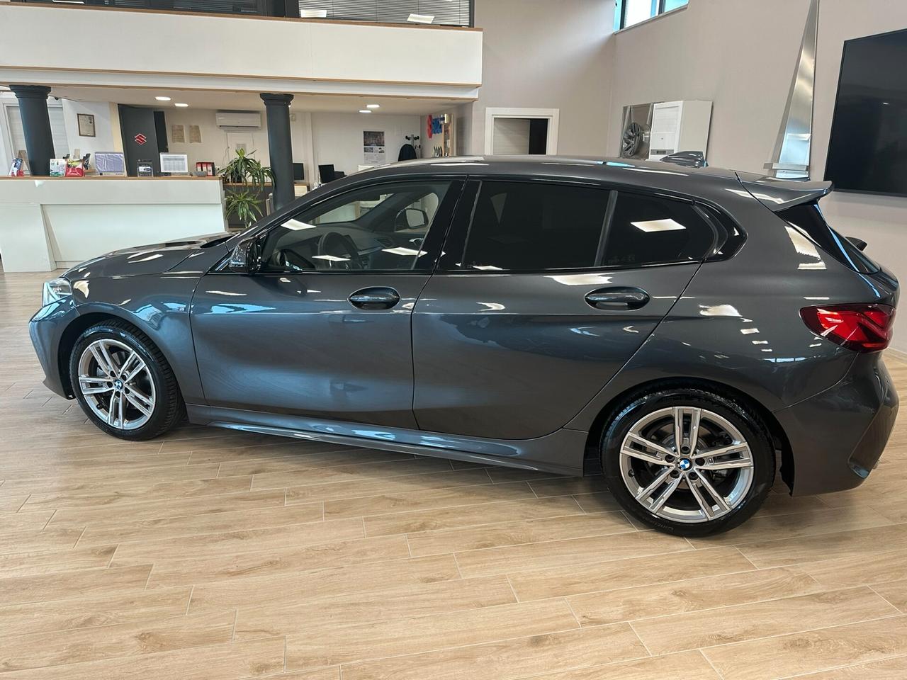 Bmw 118 118d 5p. Msport