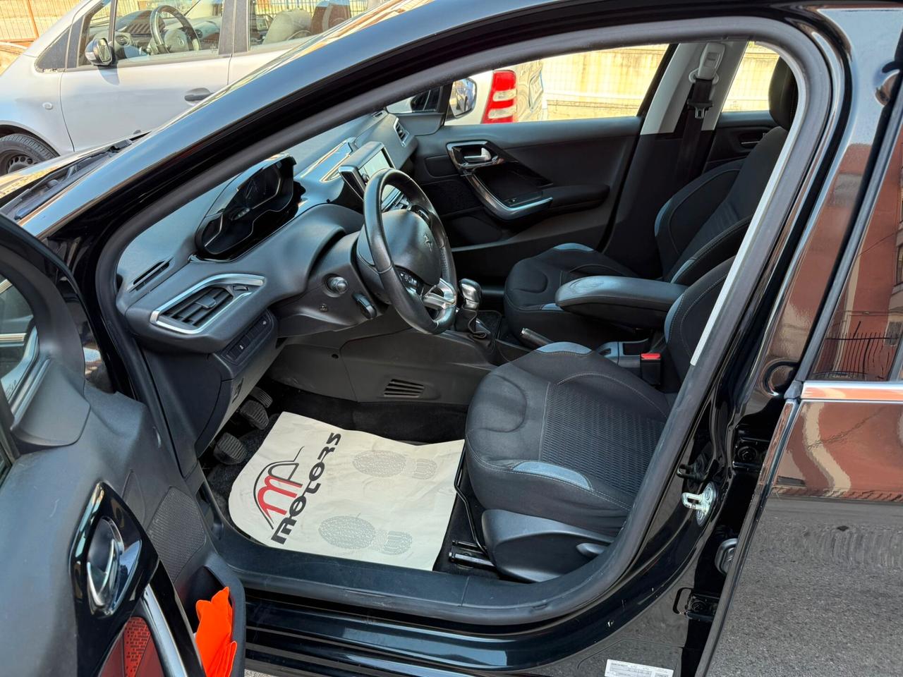 Peugeot 208 1.4 HDi 68 CV 5 porte Allure