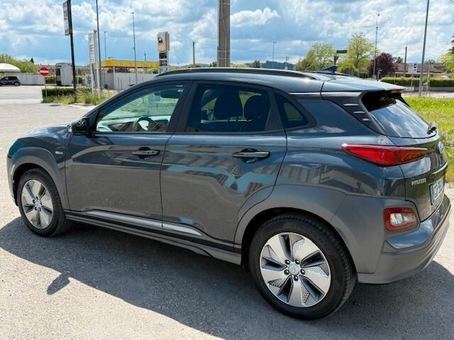 Hyundai Kona elettrica iva esposta
