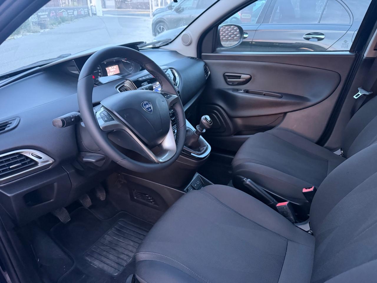 Lancia Ypsilon 1.2 69 CV 5 porte Gold