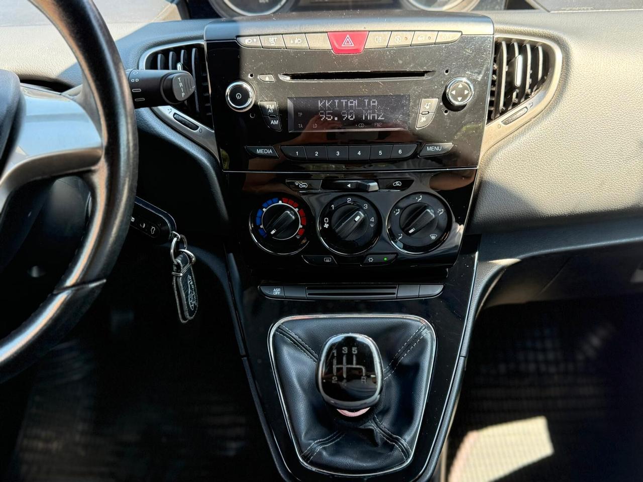 Lancia Ypsilon 1.2 69 CV 5 porte GPL Gold