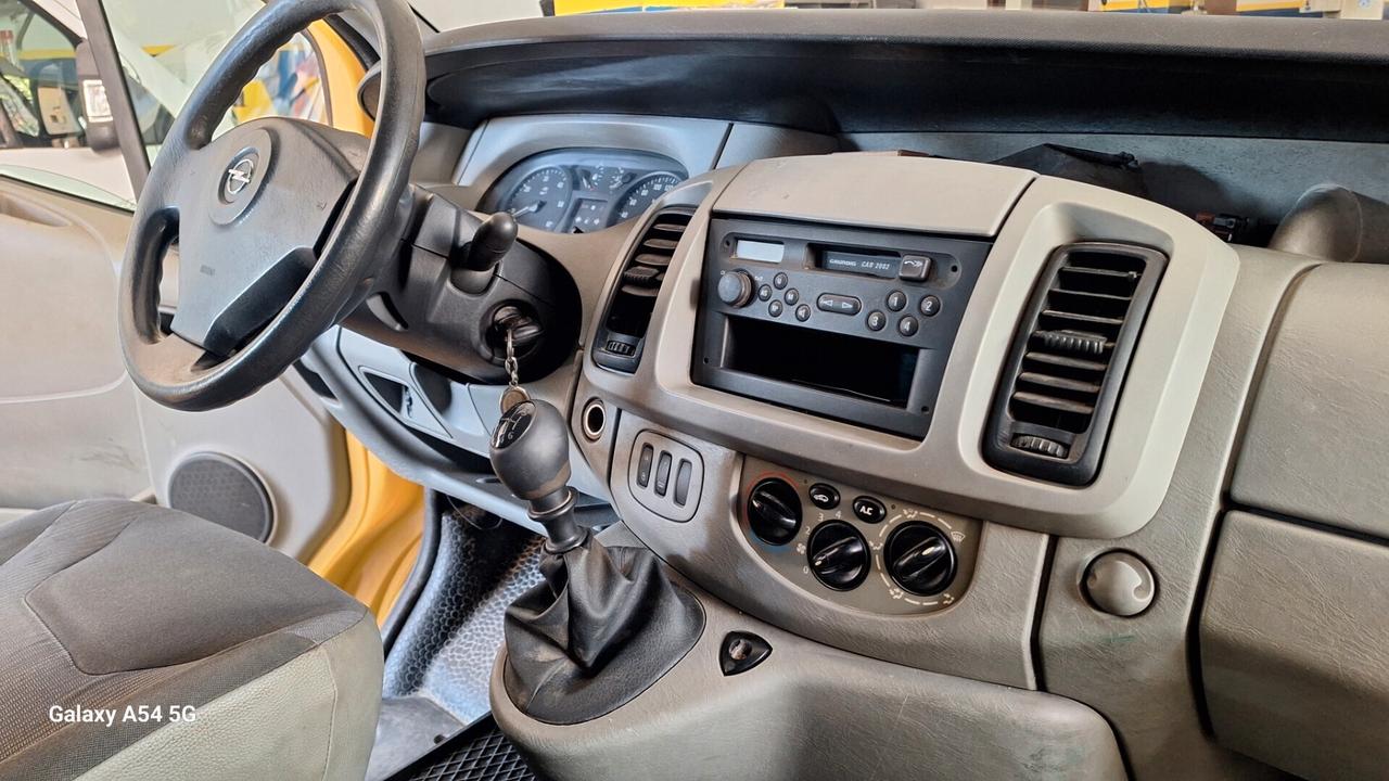 Opel Vivaro 29 2.5 DTI PC-TN Combi