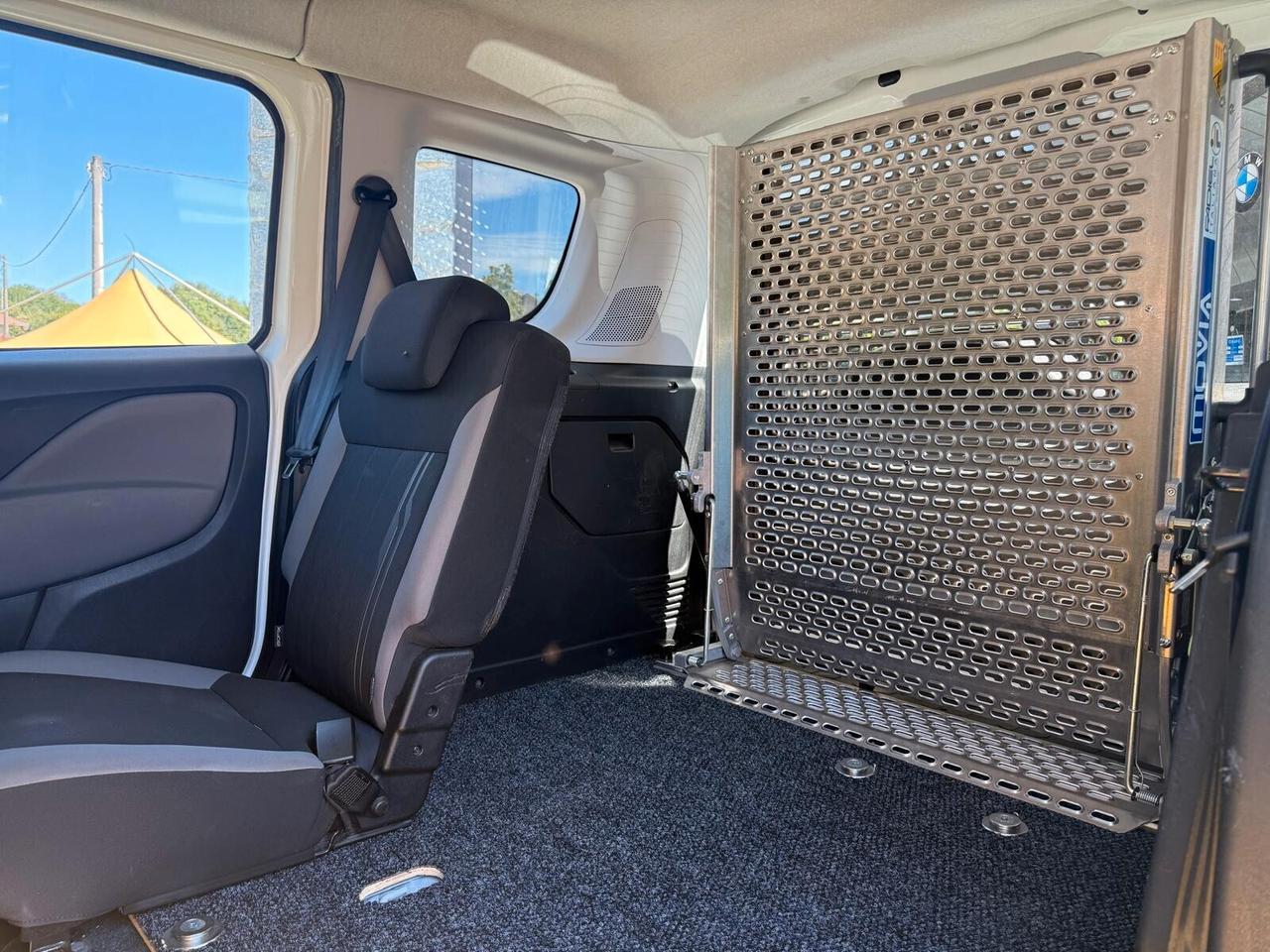 Fiat Doblò 1.6 MJT 16V 120CV / con PEDANA PER CARROZZINA