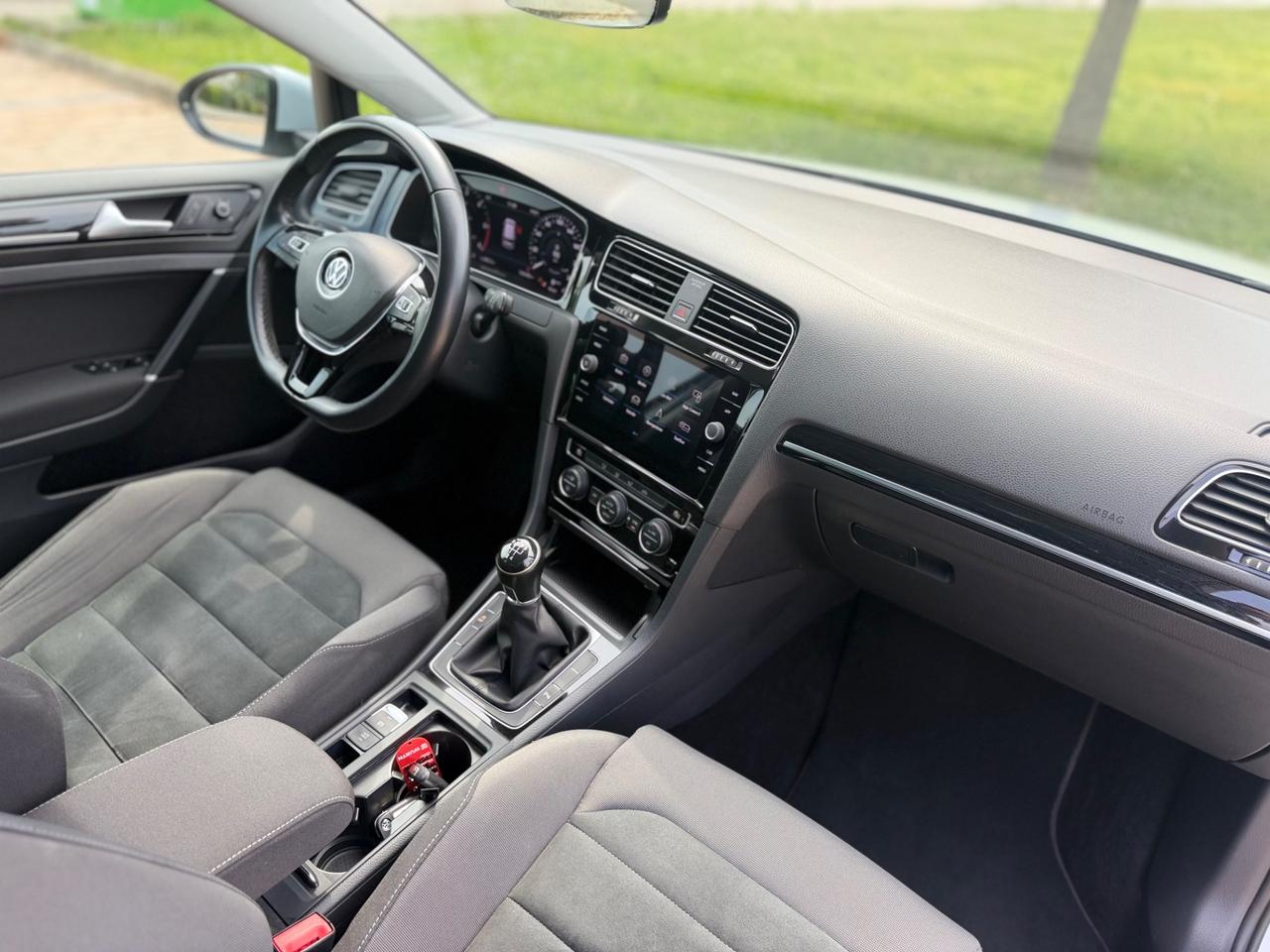 Volkswagen Tiguan 2.0 TDI R-Line SCR 4MOTION Advanced BlueMotion Technology