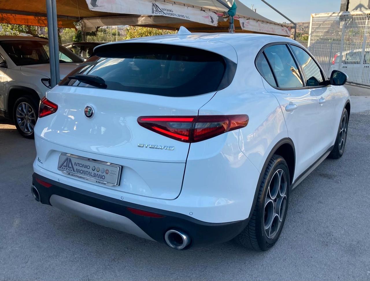 Alfa Romeo Stelvio 2.2 Turbodiesel 160 CV AT8 RWD Business