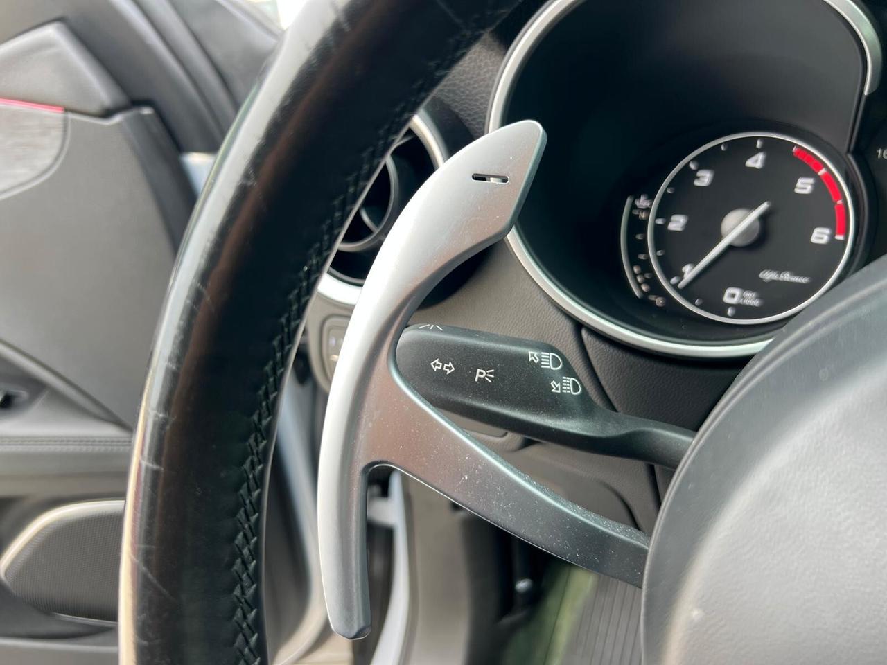 Alfa Romeo Stelvio 2.2 Turbodiesel 160 CV AT8 RWD Super Business