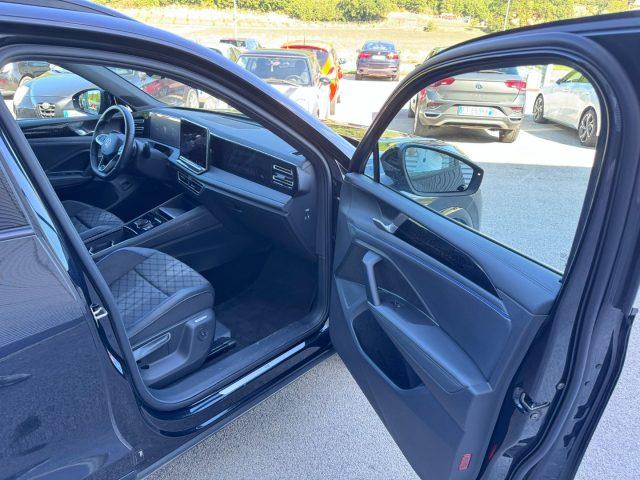 VOLKSWAGEN Tiguan 1.5 eTSI 150CV GANCIO DSG R-Line Plus PARI A NUOVO