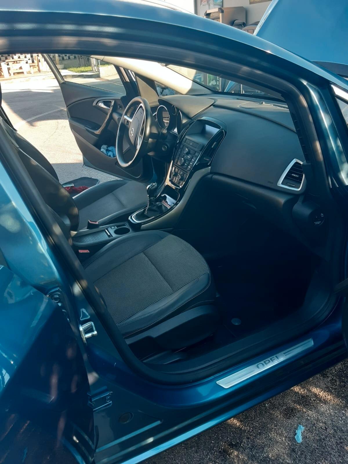 Opel Astra 1.4 Turbo 140CV Sports Tourer GPL Tech Cosmo