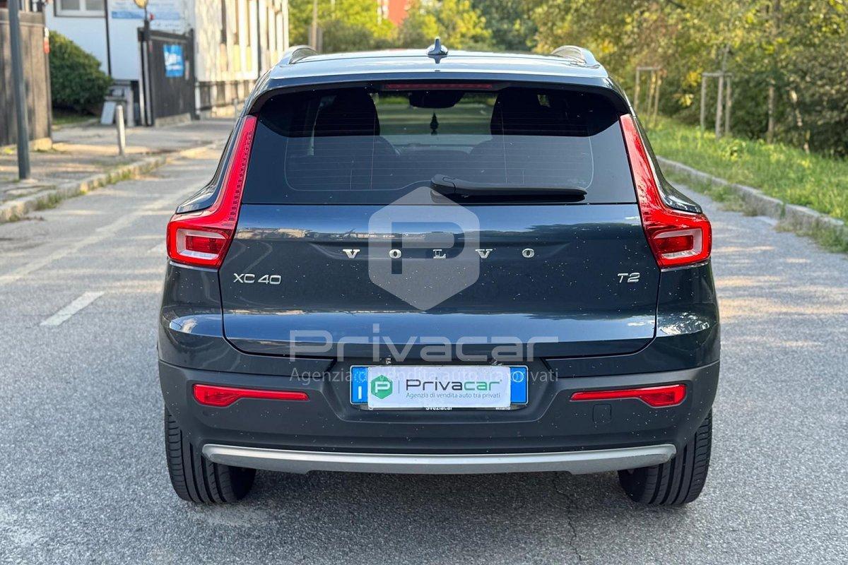VOLVO XC40 T2 Geartronic Momentum Pro