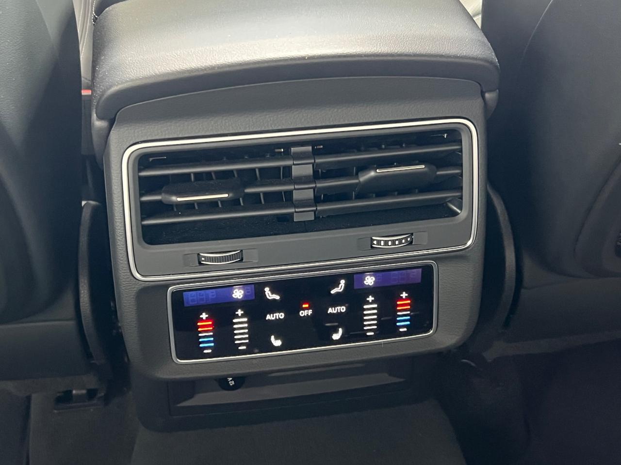 Audi Q8 RS TFSI V8 quattro tiptronic
