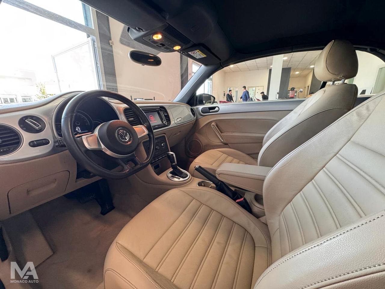 Volkswagen Maggiolino Cabrio 2.0 110cv TDI DSG Sport 2015