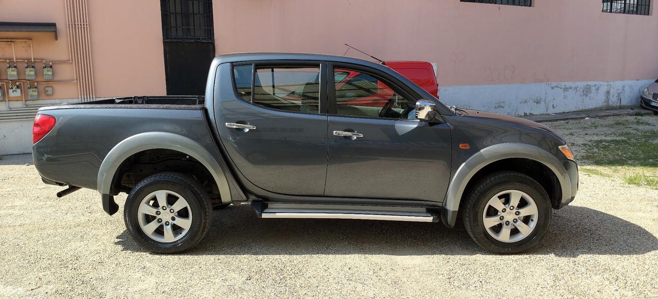 Mitsubishi L200 2.5 DI-D/167CV Double Cab Warrior