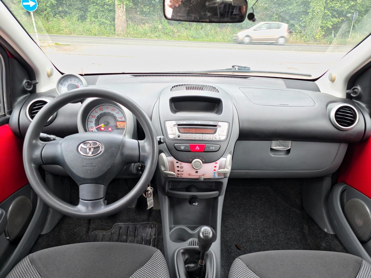 Toyota Aygo 1.0 12V VVT-i 5 porte Sol CV-68 2008-E4 Manuale NEO