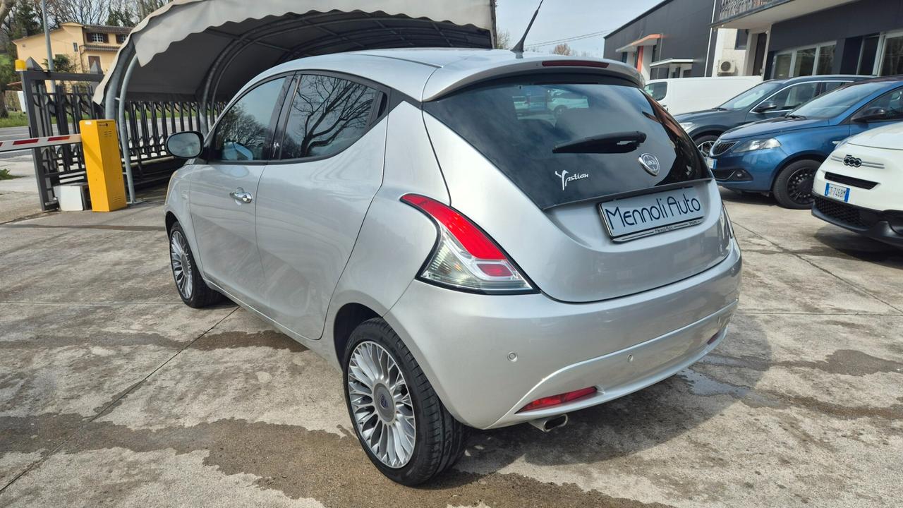 Lancia Ypsilon 1.2 69 CV 5 porte Gold