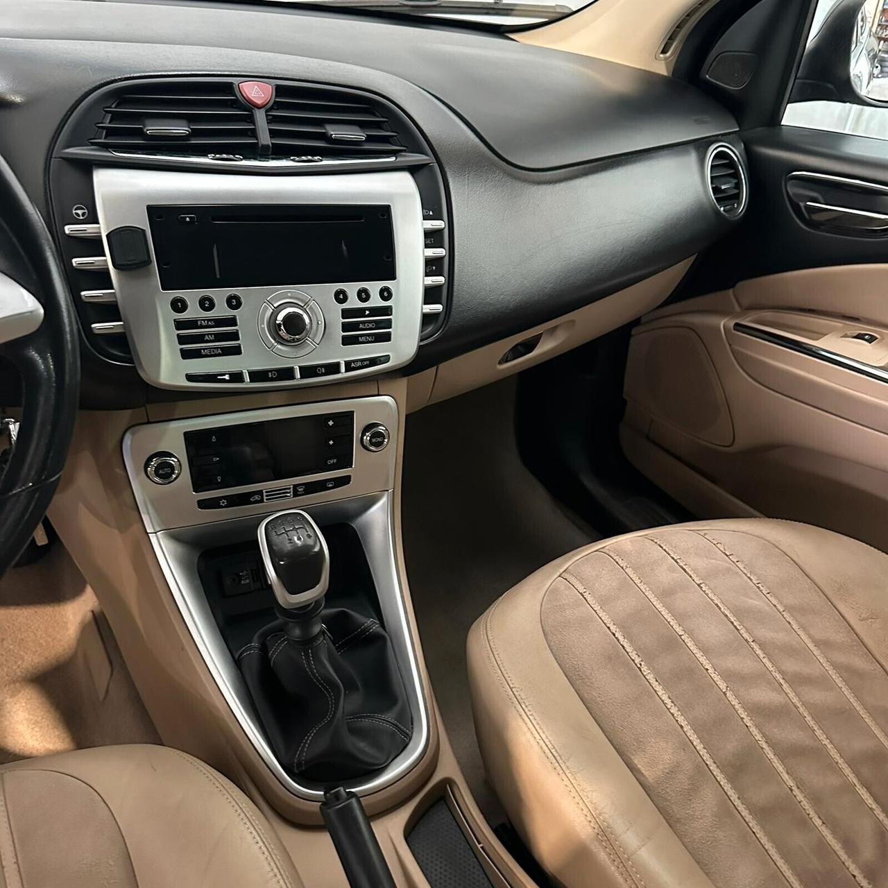 Lancia Delta 1.6 MJT DPF 105 CV Gold