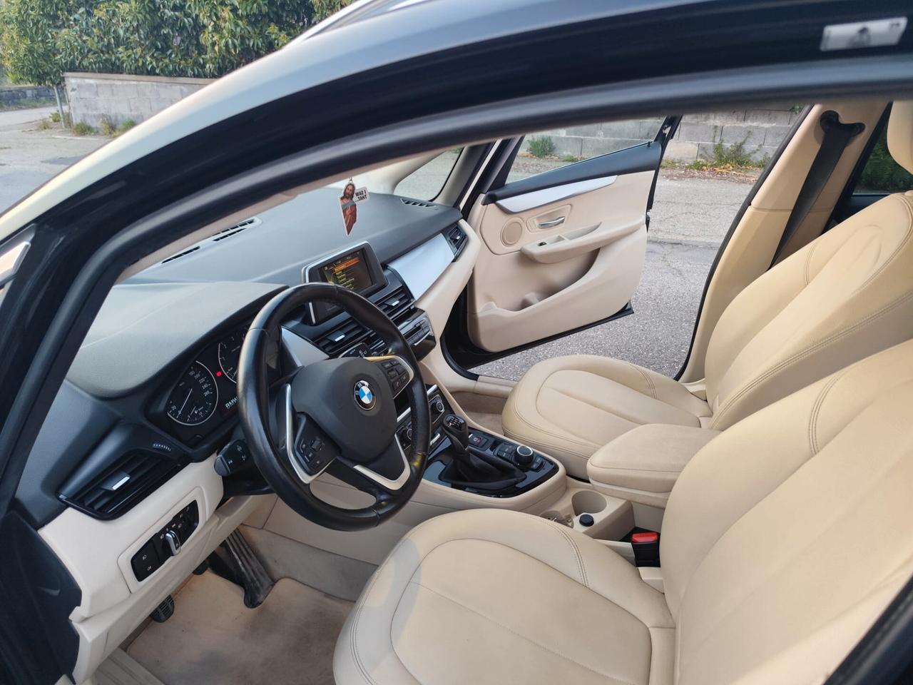 Bmw 2er Active Tourer 214d Advantage