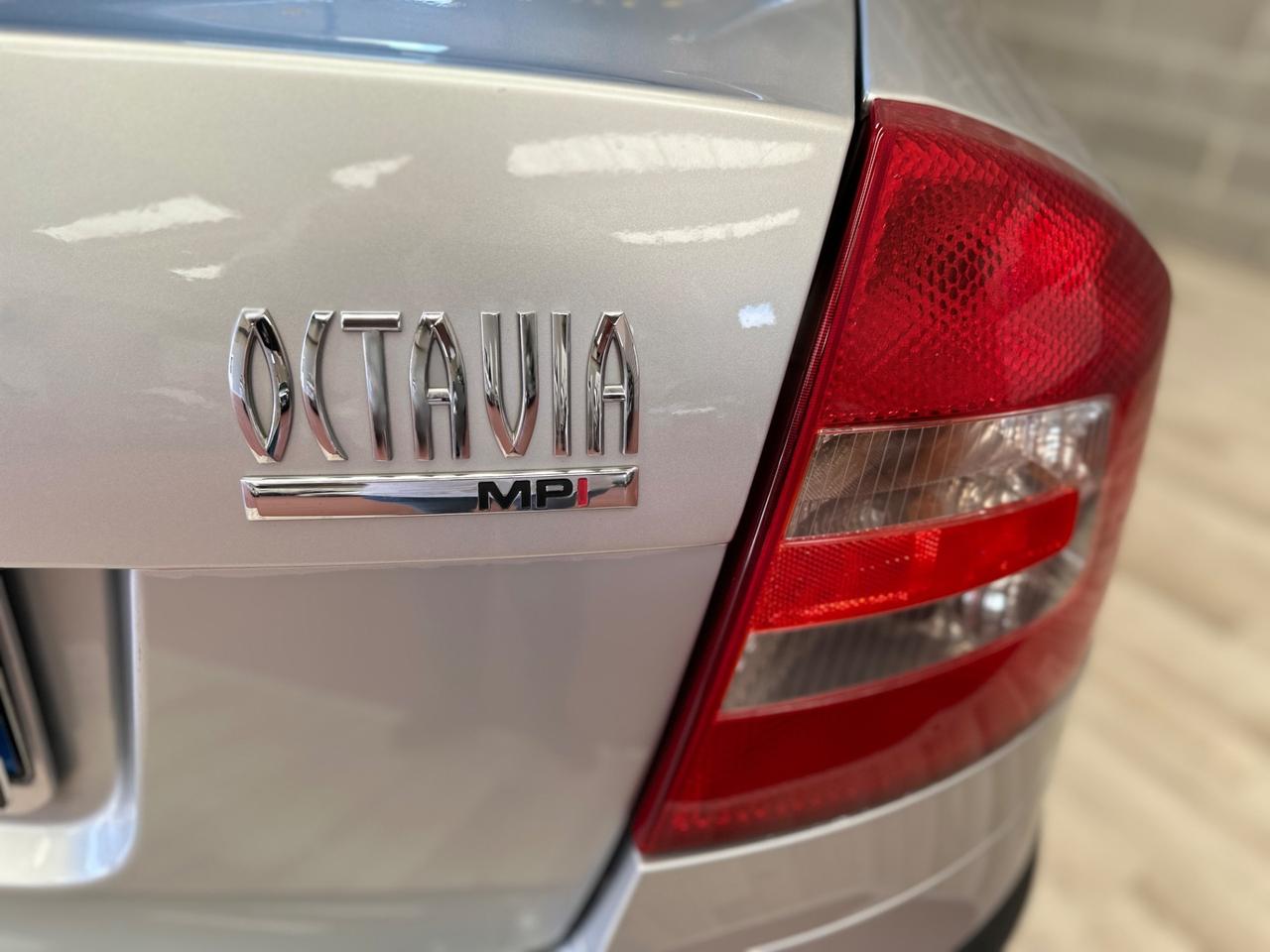 Skoda Octavia 1.6 MPI 102cv Ambition GPL