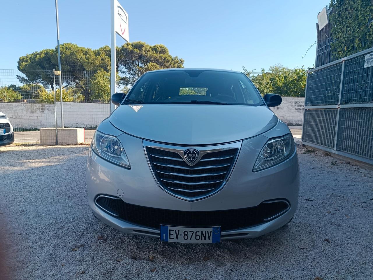 Lancia Ypsilon 1.2 69 CV 5 porte Silver