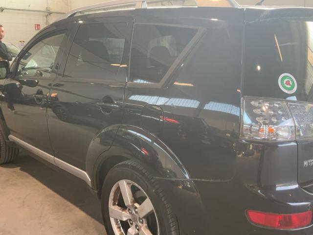 MITSUBISHI Outlander 2.0 DI-D Instyle 7 p.ti DPF