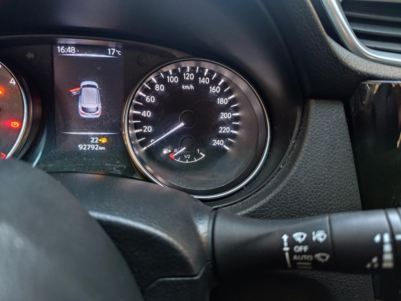 Nissan Qashqai 1.5 92.000 km CARPLAY NAVI RETRO SENSORI ANT E POST