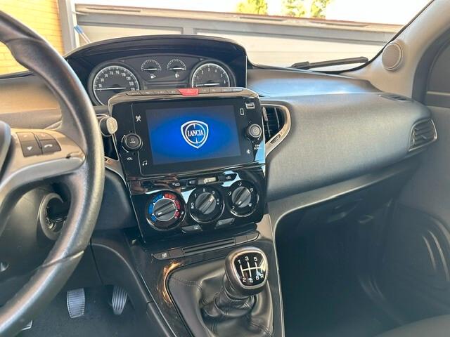 Lancia Ypsilon 1.0 FireFly 5 porte S&S Hybrid Gold