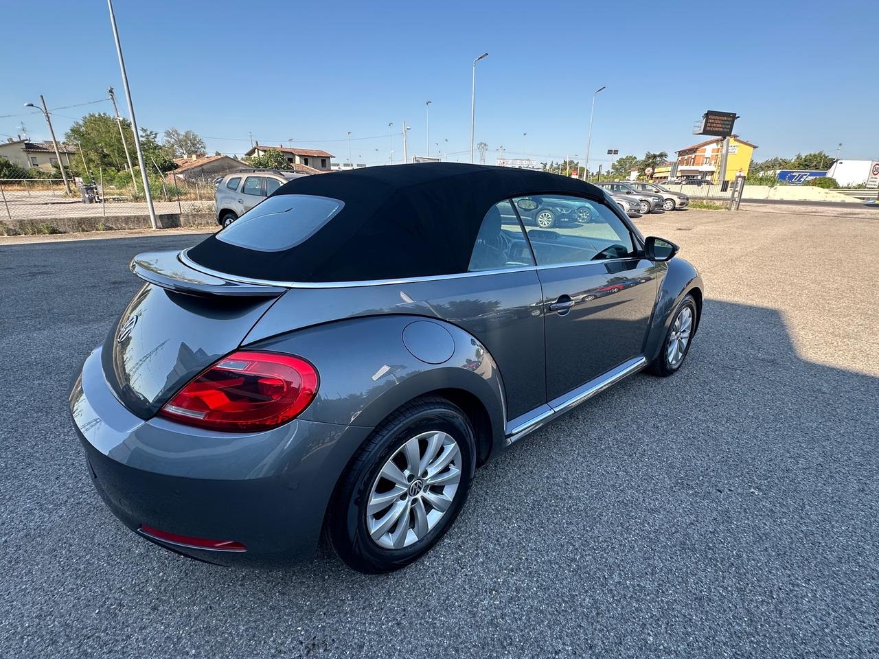 Volkswagen Maggiolino Cabrio 1.6TDI - 2015