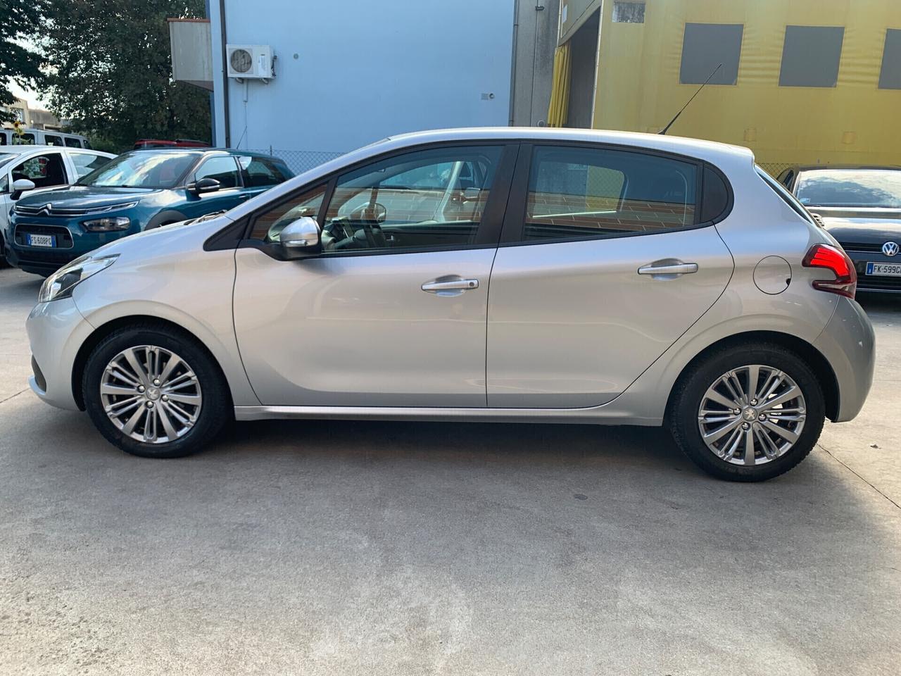 Peugeot 208 BlueHDi 75 5 porte