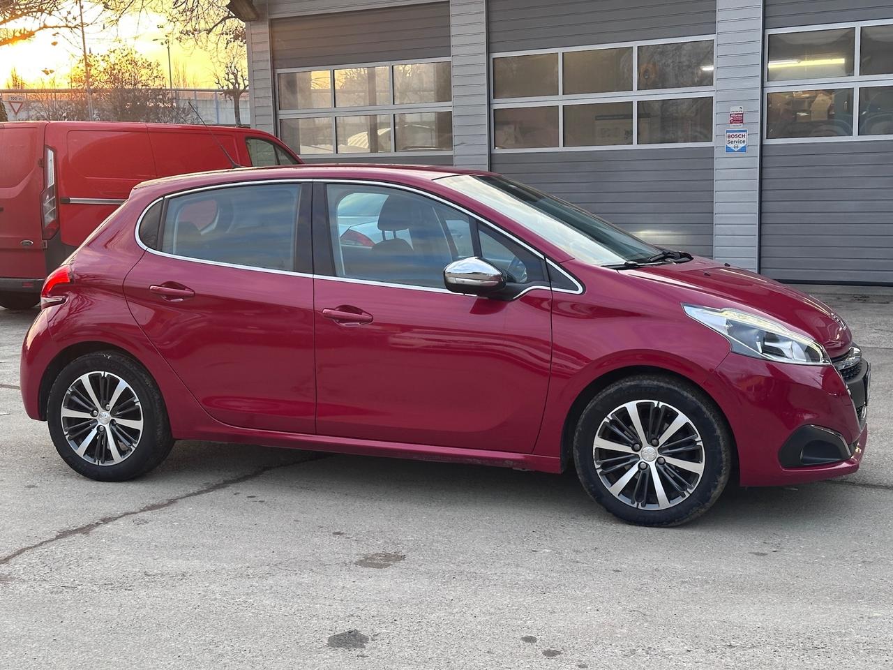 Peugeot 208 PureTech 82 5 porte Allure solo 150mila km