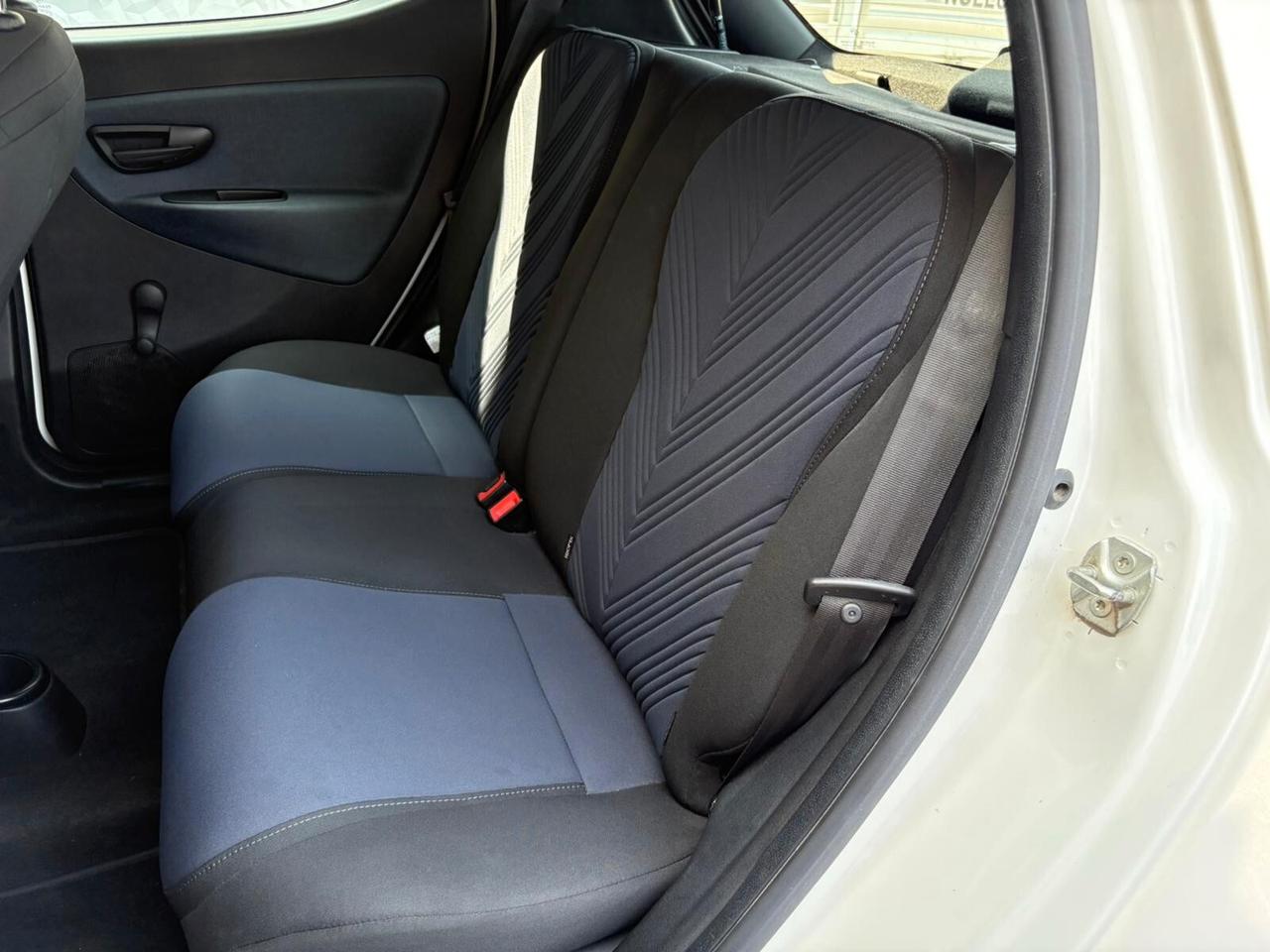 Lancia Ypsilon 1.0 hybrid 69cv - 2021
